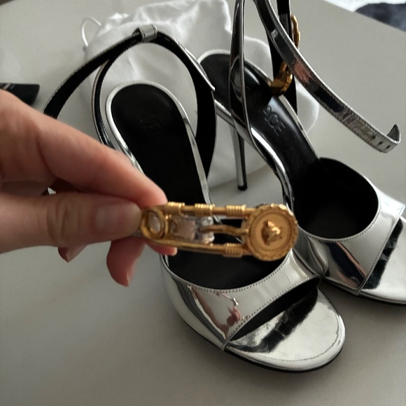 Versace heels - Picture 4 of 7